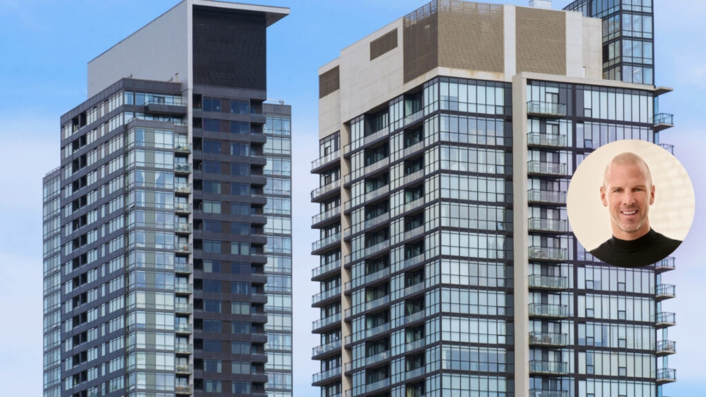Immeubles résidentiels en copropriété à Montréal avec le portrait de David Tardif, illustrant une analyse du marché immobilier et de l’Indice Tardif.